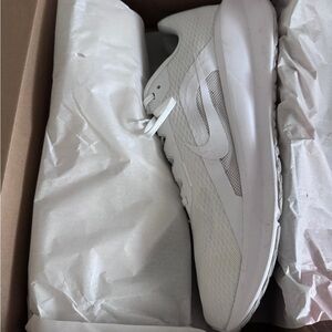 Nike Downshifter 13 in White and Wolf Grey